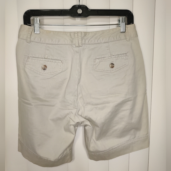 Dockers khaki Bermuda shorts size 6P - Picture 2 of 3